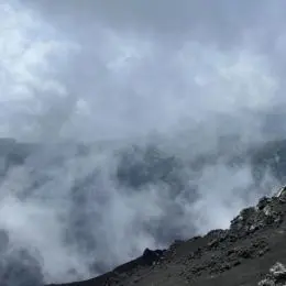 volcán fumarolas
