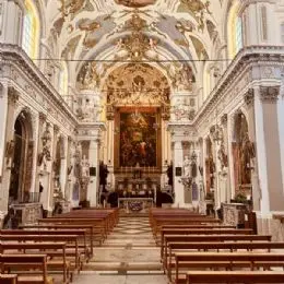 Interior Iglesia de San Bartolomeo